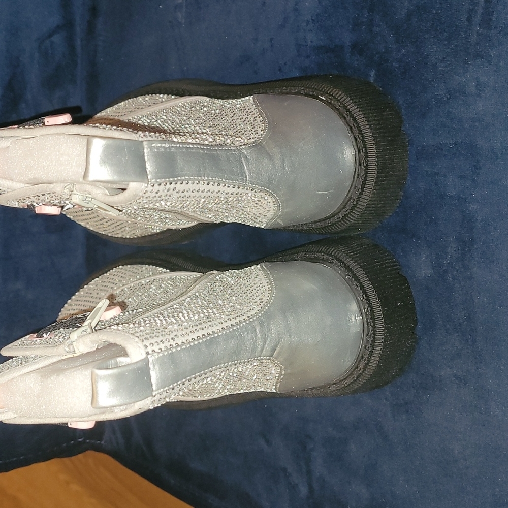 New DKNY Ava Stone Moto boots size 6 youth equals size 8 women's. - Picture 3 of 7